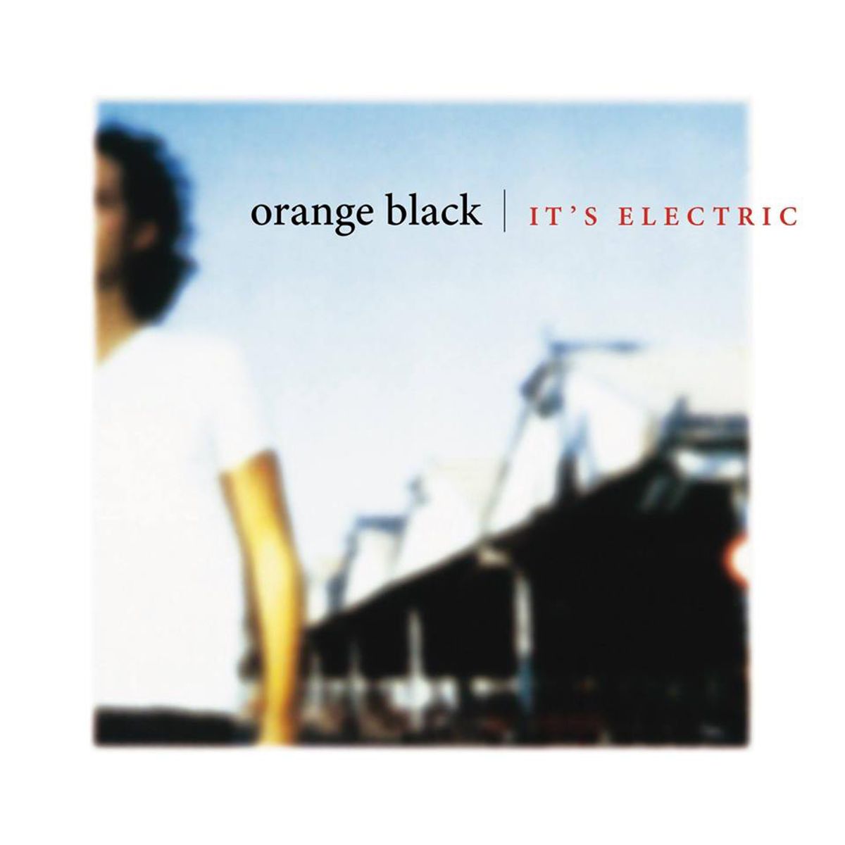 Orange Black plays 'It's Electric' and hits</b> - Reünie van de Lintfabriek-familie