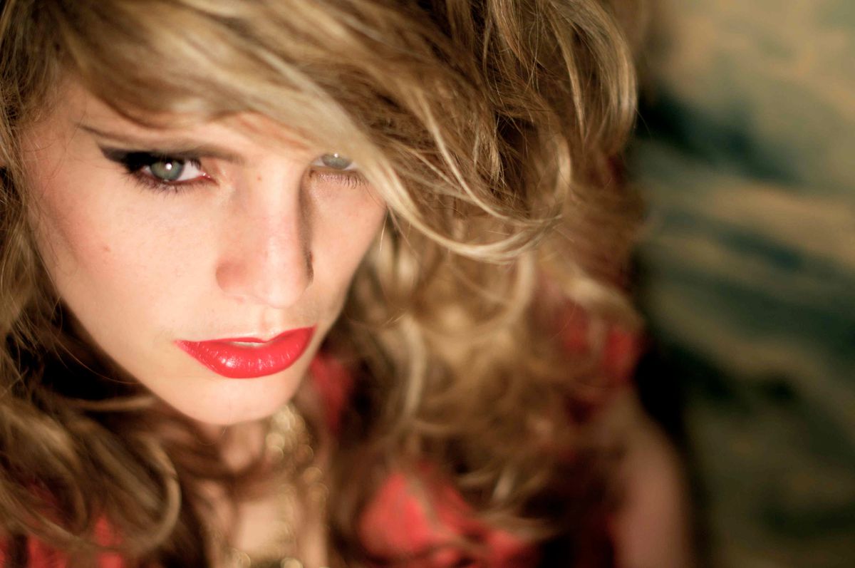 Anna Calvi - Betoverende femme fatale