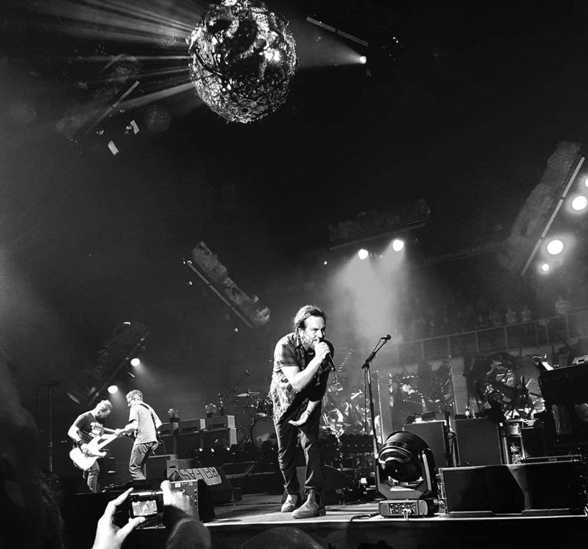 Pearl Jam eert Chris Cornell