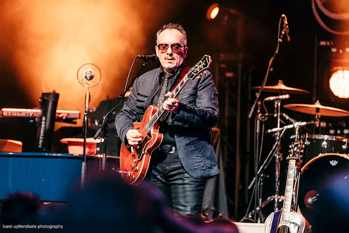 Elvis Costello heeft kanker en annuleert tournee