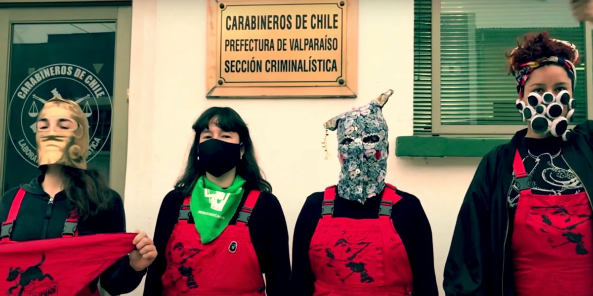 Pussy Riot wil de politie wereldwijd hervormen