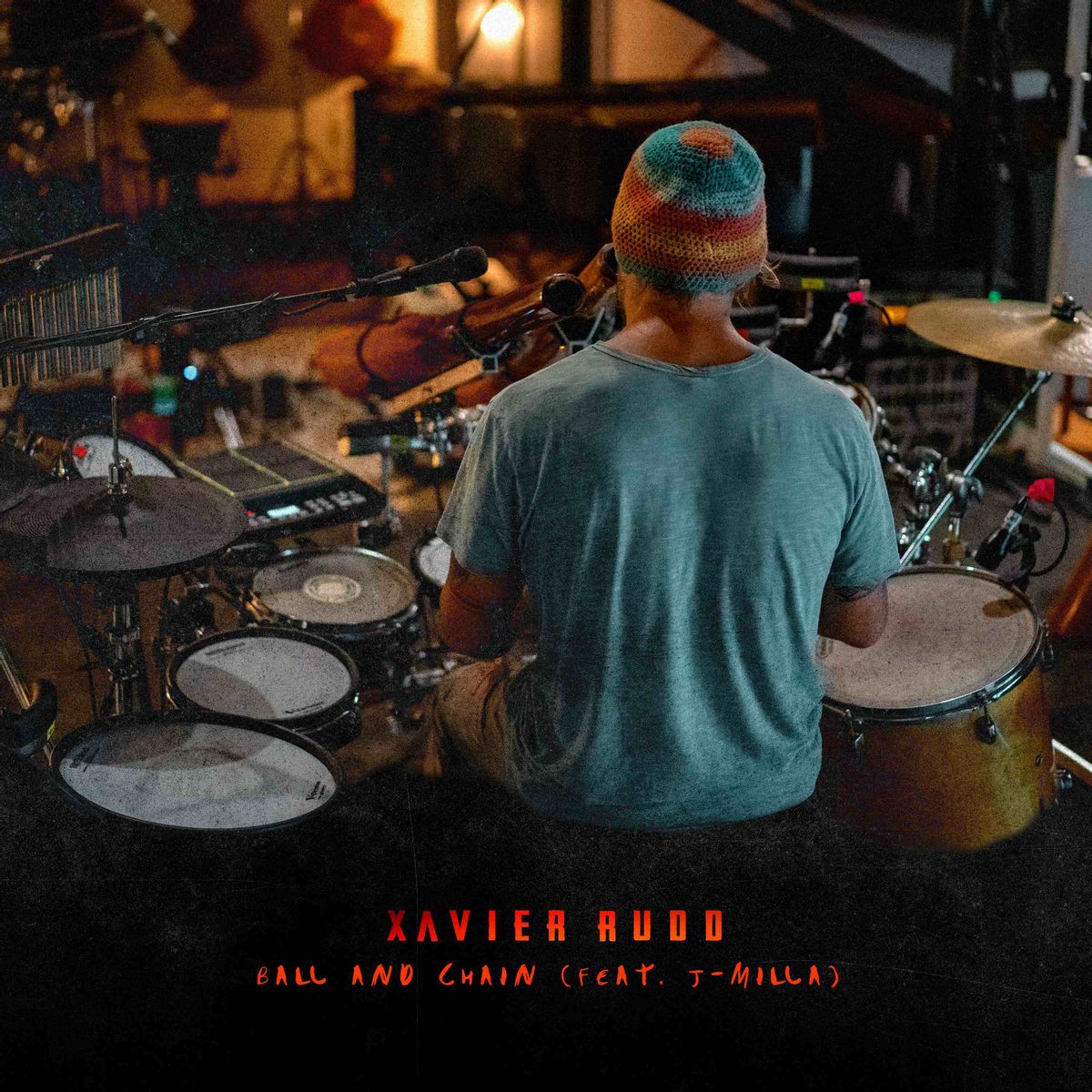Xavier Rudd vastgekluisterd