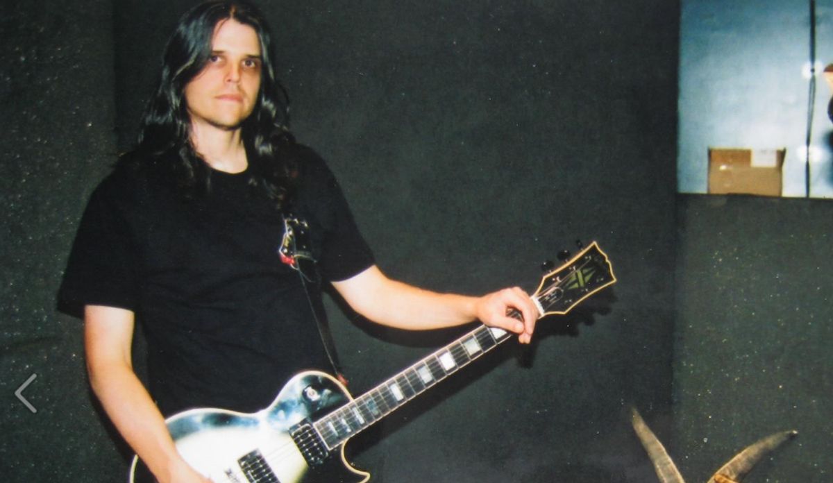 Adam Jones van Tool in de studio gespot
