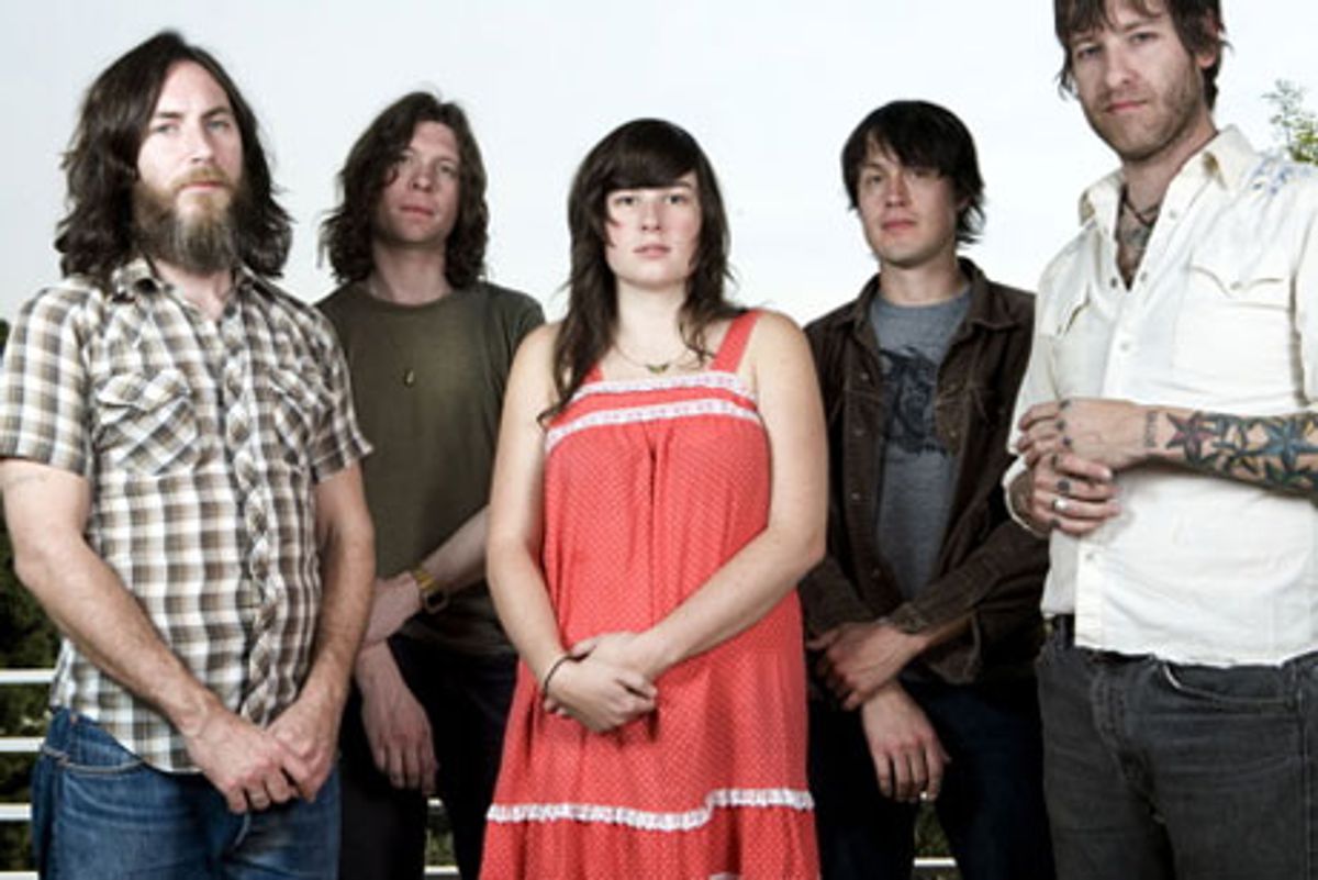 Autumn Falls 2011: Pink Mountaintops, Califone, Siskiyou - Authentieke passie