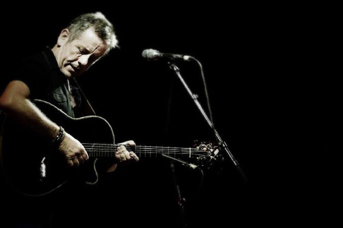 Luka Bloom - Hartverwarmende zegetocht met ode aan Lou Reed