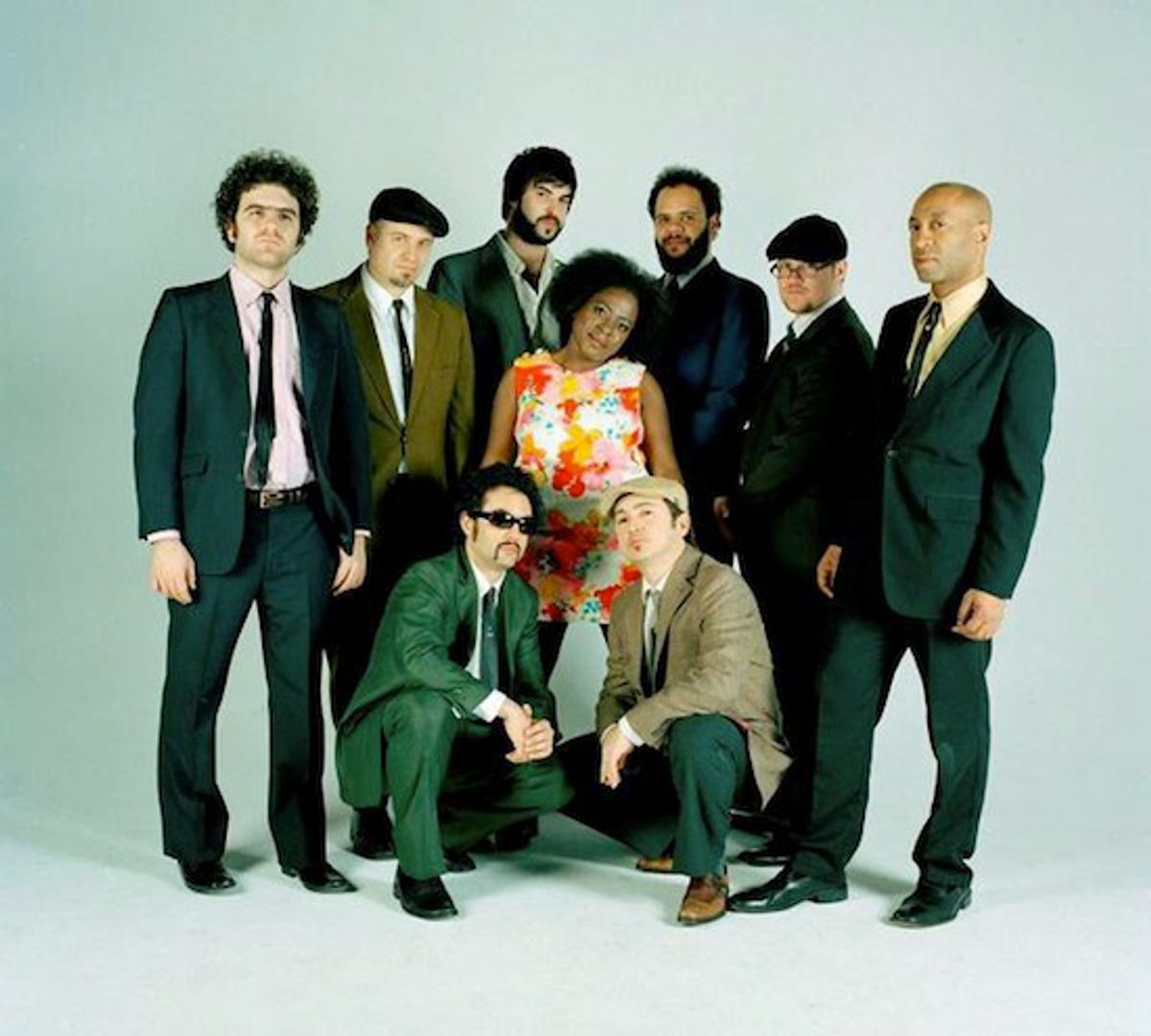 Lokerse Feesten 2011: Arsenal, Interpol, Sharon Jones & The Dap Kings, Customs - Kille avond eindigt uitbundig