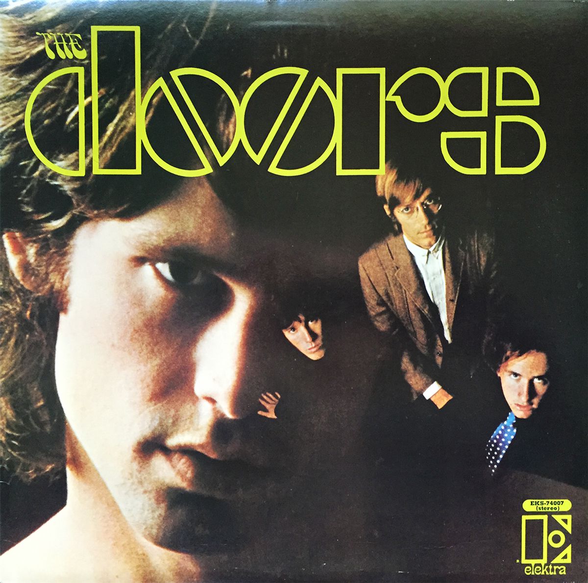 1967: The Doors brengen debuut uit