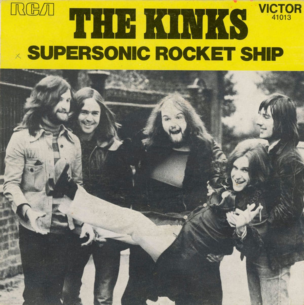 #RockInSpace - The Kinks - Supersonic Rocket Ship (1972)