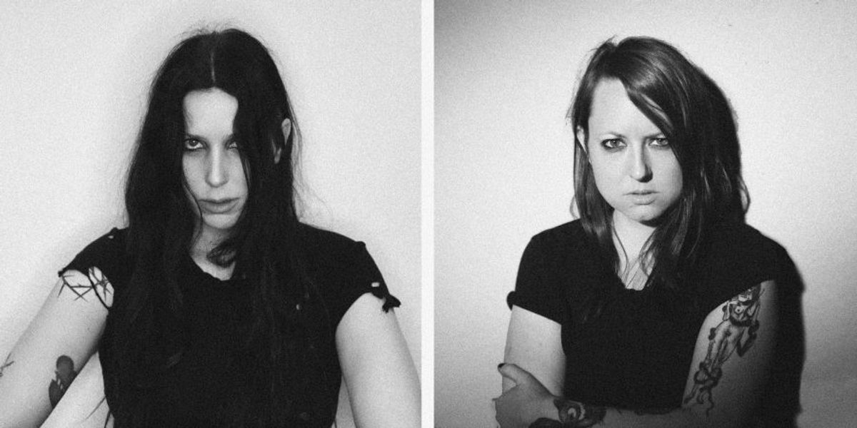 Chelsea Wolfe en Jess Gowrie zijn Mrs. Piss