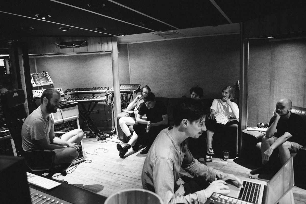 Whispering Sons werkt aan tweede album