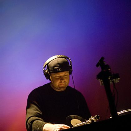 Dj Shadow & Cut Chemist present the hard sell