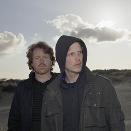 'Frietjes bakken op het strand'