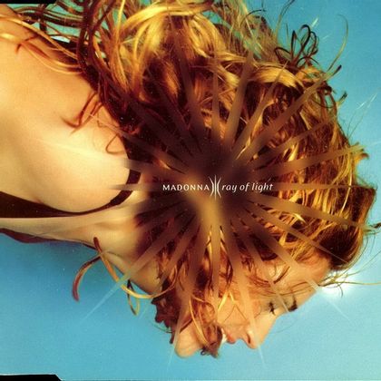 #NinetiesMomenten - Madonna - Ray Of Light (1998)