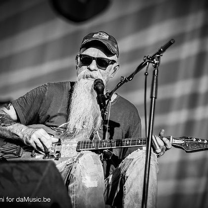 Seasick Steve bovenaan affiche Blues Peer